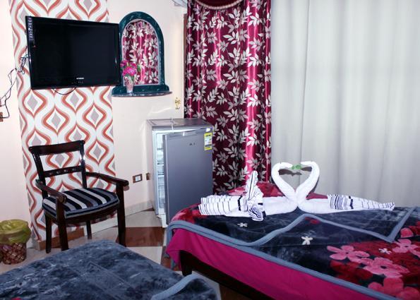 Tiba Hotel Assouan Extérieur photo